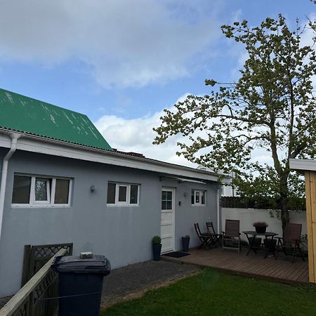 A. Bernhard Guest House ケプラヴィーク エクステリア 写真